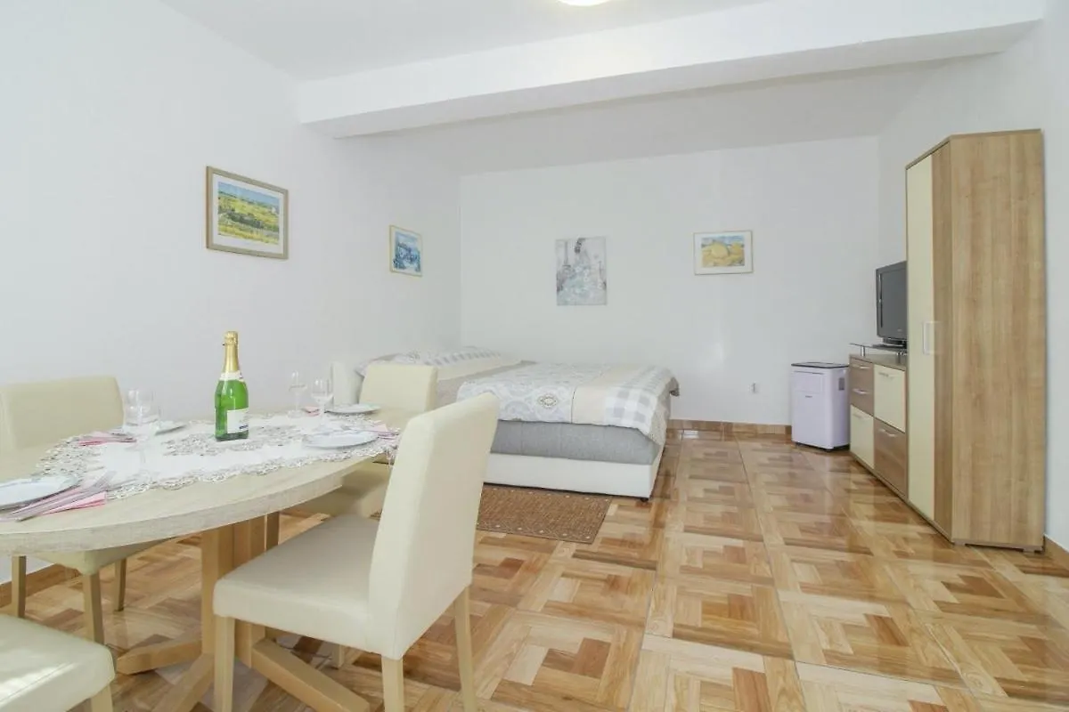 Villa Paradiso In Plomin - Istrien 0*,